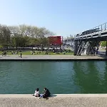 Cosy Parisian Near Canal De Lourcq & Metro 1br 아파트