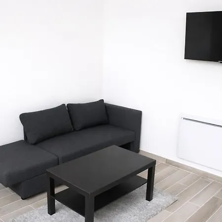 Cosy Parisian Near Canal De Lourcq & Metro 1br