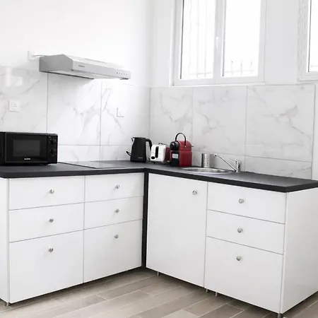 Cosy Parisian Near Canal De Lourcq & Metro 1br 아파트 파리